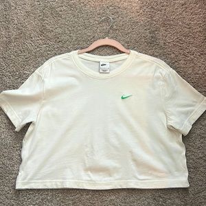 Nike Crop Shirt